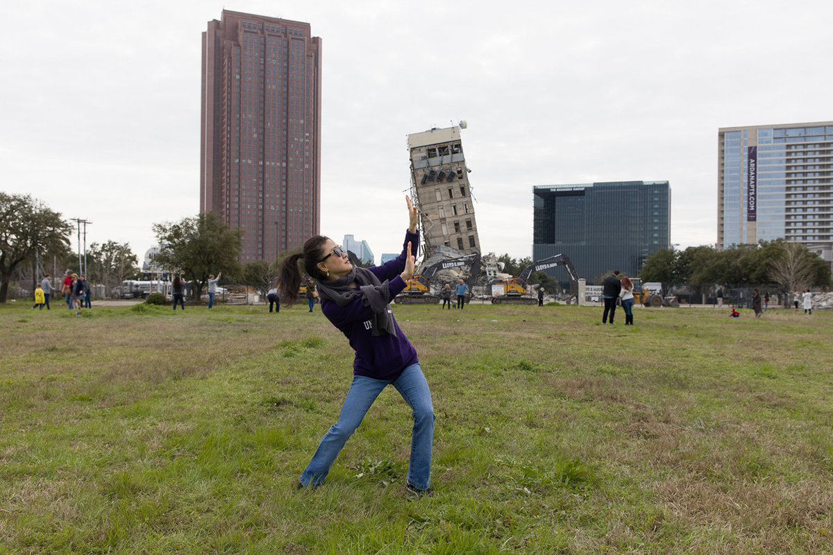 Aj Dallas sa môže pochváliť svojou šikmou vežou. Je výsledkom nepodarenej demolácie budovy