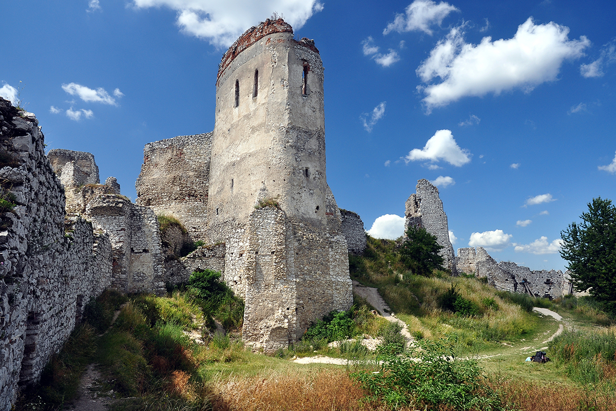 Tajuplné a strašidelné miesta na Slovensku, ktoré ti naženú husiu kožu