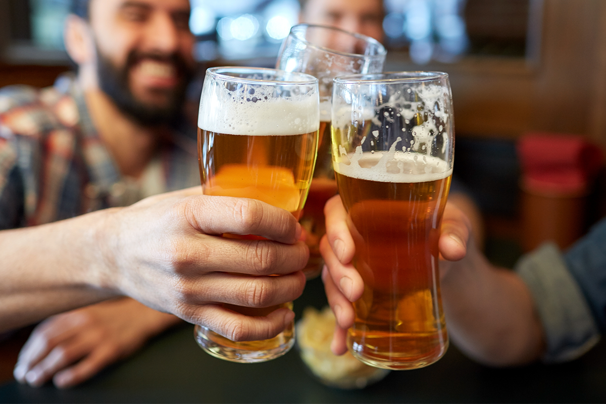 Chlapík mal chuť na čapované pivo, no bary boli zavreté. Vymyslel teda kreatívne riešenie