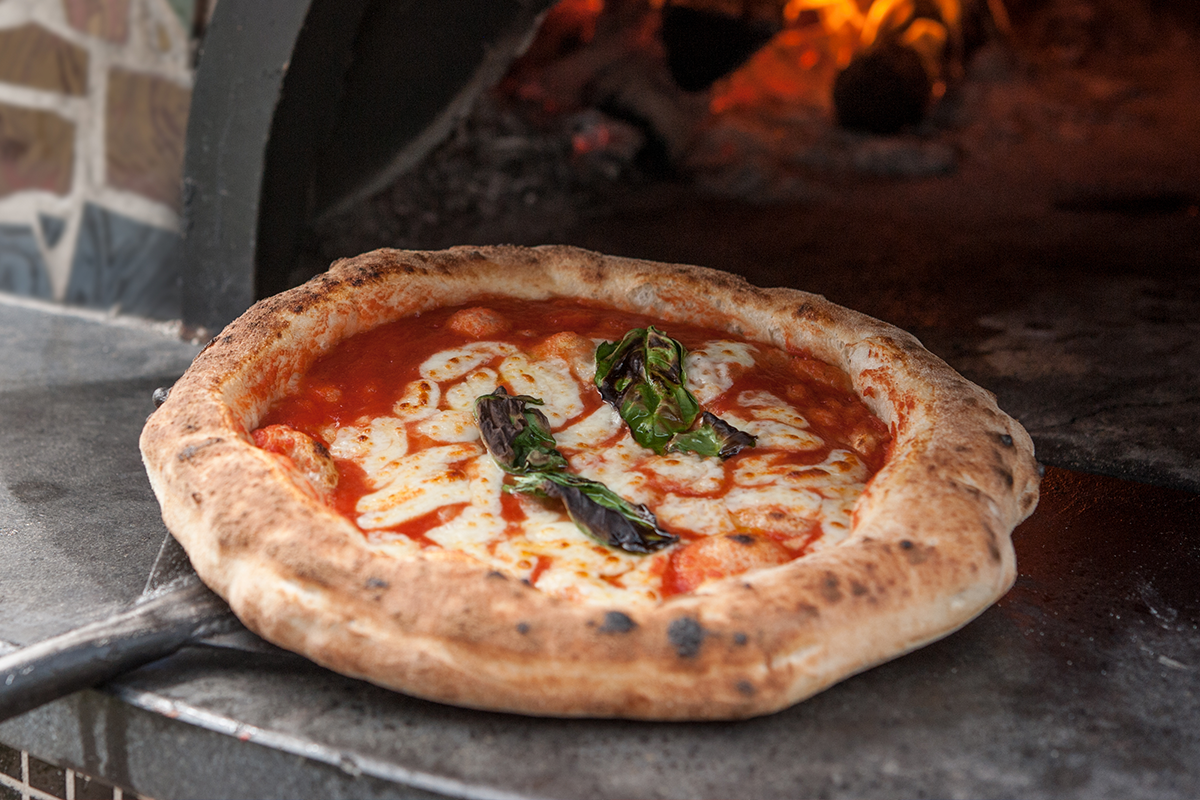 Pizzeria zverejnila fotku nedojedenej pizze po zákazníčke. Ľudia ju nazvali monštrom