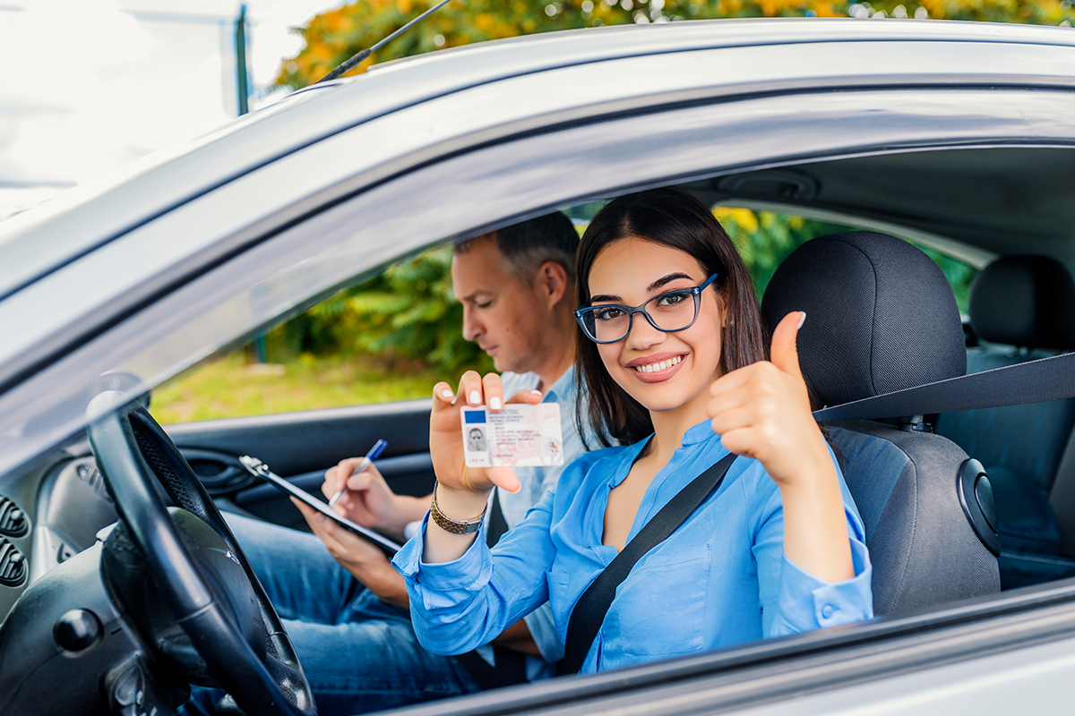 Slováci sa podelili o vtipné príhody z autoškoly. Nájde sa v nich každý začínajúci vodič