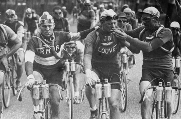 20 historických záberov, ktoré ti ukážu, že svet kedysi fungoval vskutku podivne