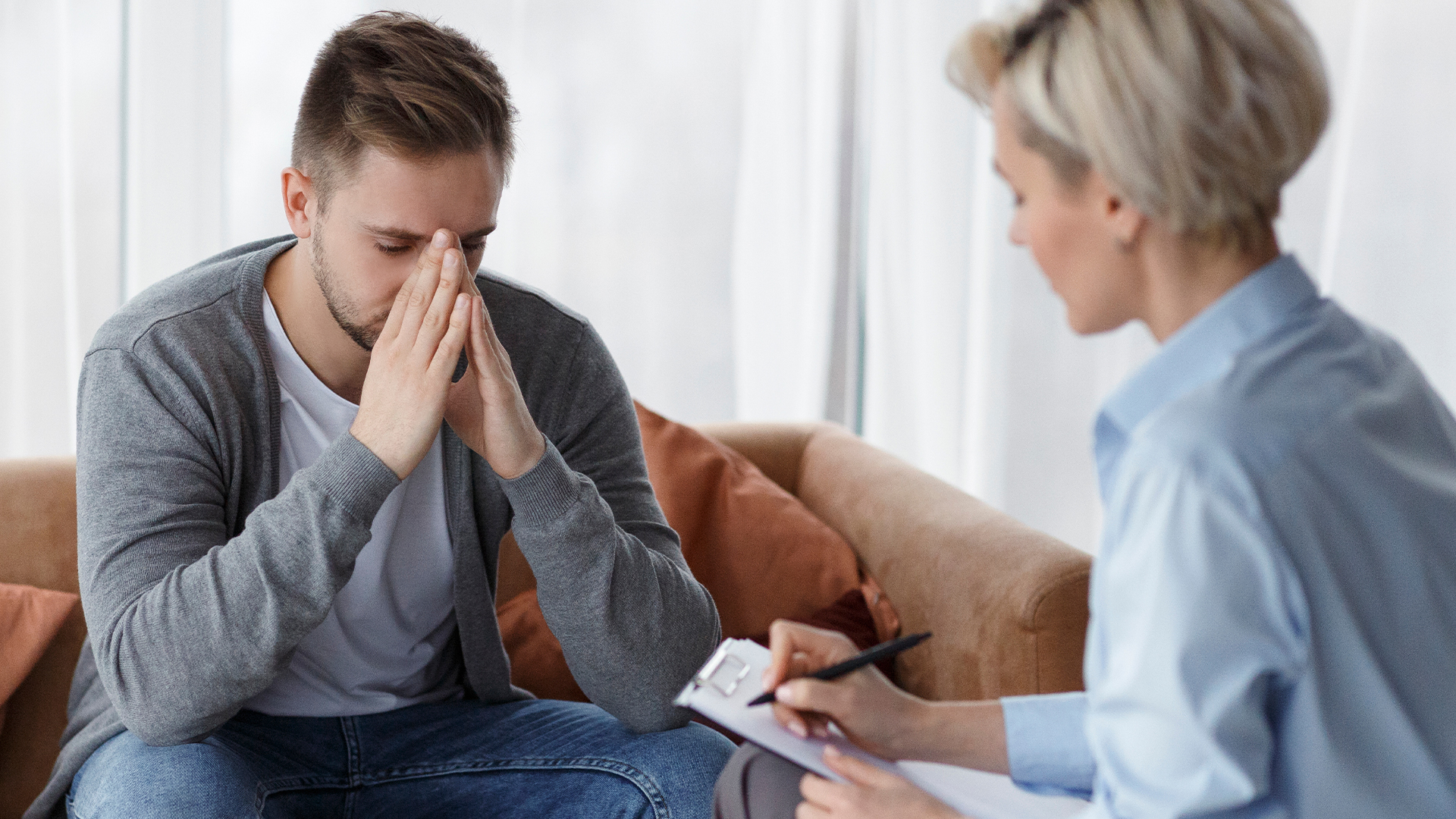 Psychológovia prezradili, čo sa im pacienti hanbia povedať, hoci vôbec nemusia