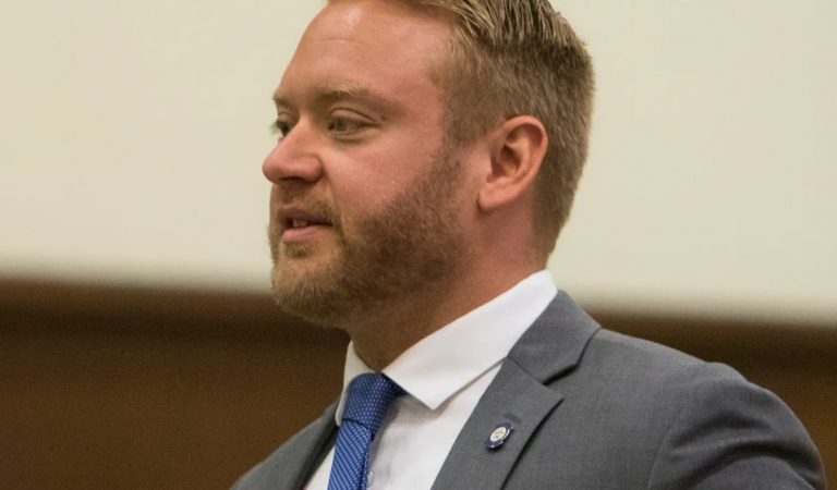 Politik navrhuje povinnú sterilizáciu mužov