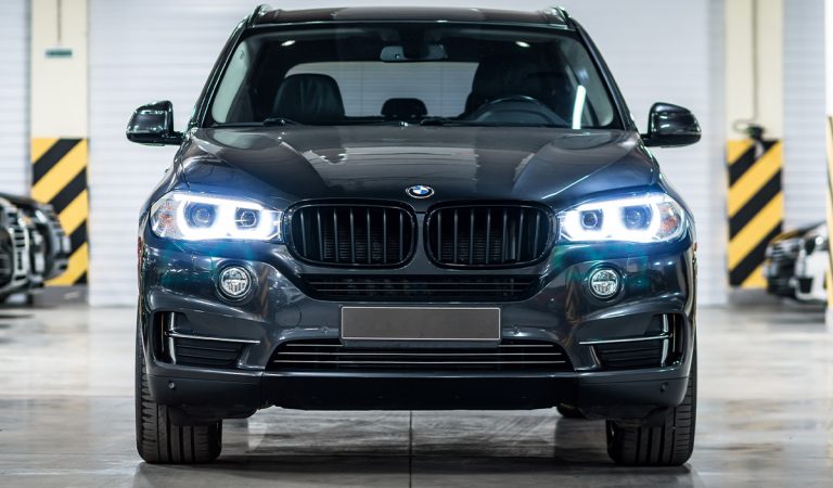 BMW ponúka vyhrievanie sedačiek na báze mesačného predplatného