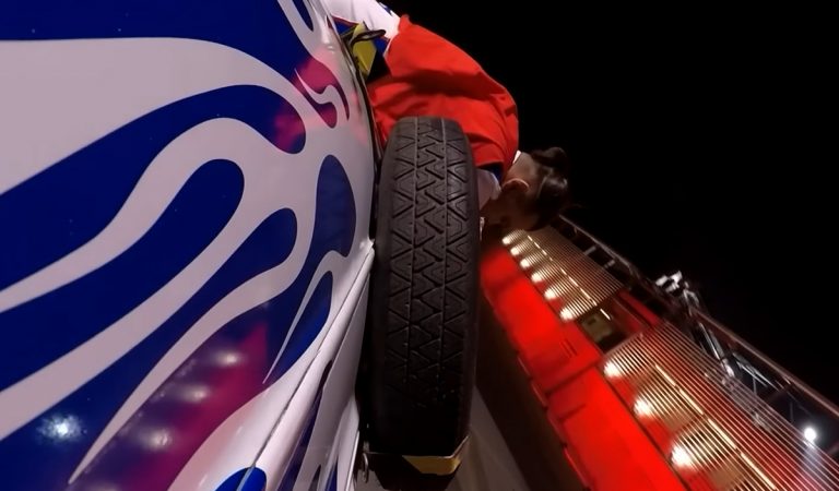 Dvaja Taliani prekonali svetový rekord vo výmene kolesa na idúcom aute