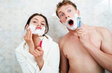 „Volá mi z vedľajšej miestnosti, aby…“ Muži nabonzovali vtipné zvyky svojich partneriek