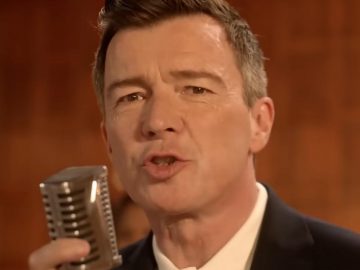 Rick Astley natočil nový klip pre Never Gonna Give You Up