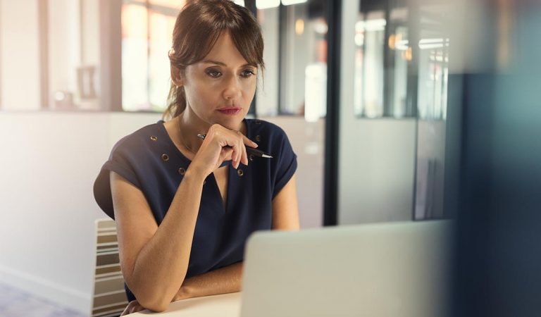 Ženy sa podelili o svoje absurdné skúsenosti so sexizmom na pracovisku