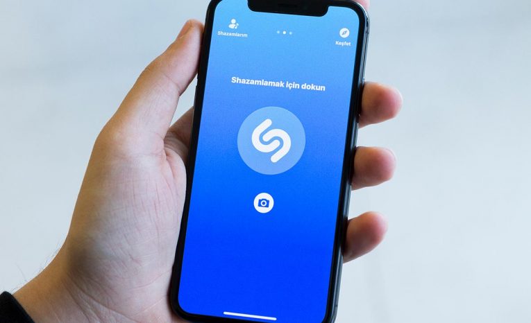 Shazam oslavuje 20 rokov. Zostavil playlist piesní, ktoré ľudia najčastejšie vyhľadávali