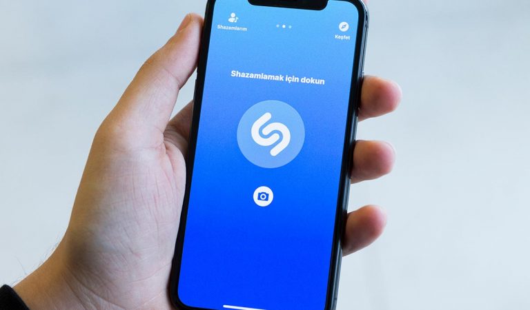 Shazam oslavuje 20 rokov. Zostavil playlist piesní, ktoré ľudia najčastejšie vyhľadávali