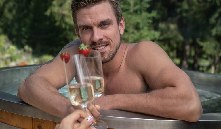 Láska na chate graduje! Vlaďa sa rozhodla odhaliť svoj OnlyFans profil