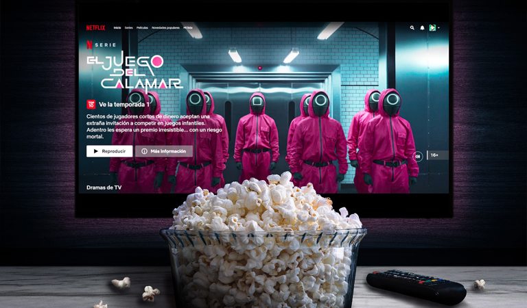 Koniec binge sledovania? Netflix uvažuje o prechode k modelu jednej epizódy za týždeň