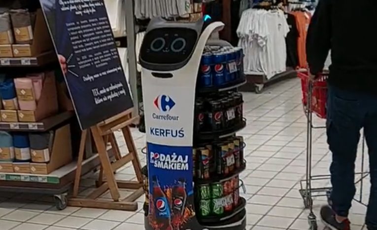 BellaBot, mačací robot, Poľsko, Carrefour