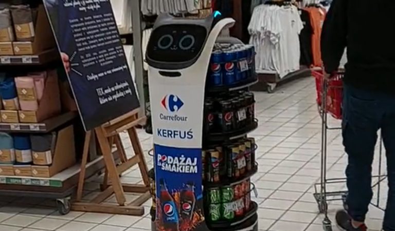 BellaBot, mačací robot, Poľsko, Carrefour