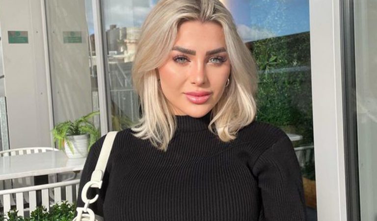 Nočná mora letušiek? OnlyFans modelke počas letu "explodovala" hlava