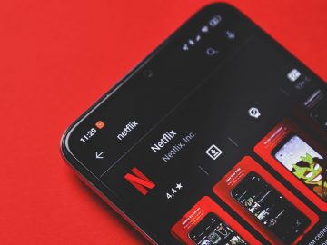 Netflix, predplatné s reklamami, november