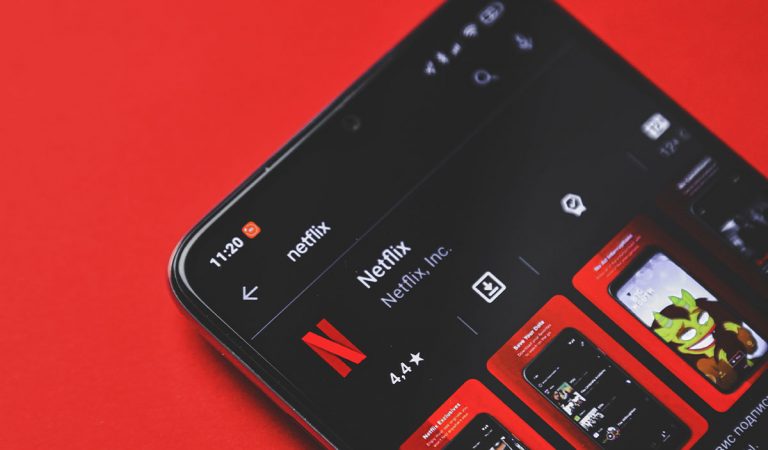 Netflix, predplatné s reklamami, november
