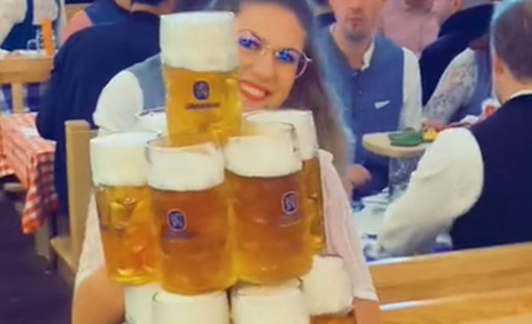 čašníčka, Oktoberfest, pivo, veľká objednávka, virál, TikTok