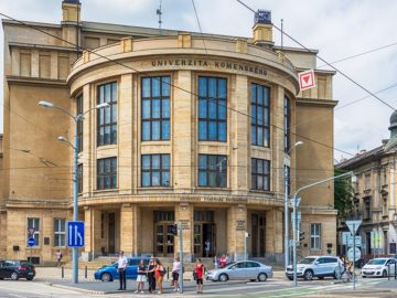 Na vysokej škole v Bratislave obťažujú študentky. Situáciu rieši polícia