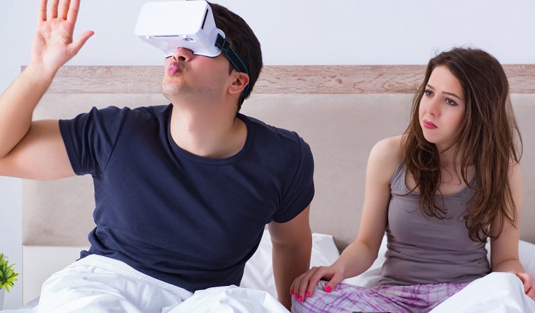 Do roku 2028 bude mať každý piaty človek sex na diaľku, každý desiaty s humanoidom