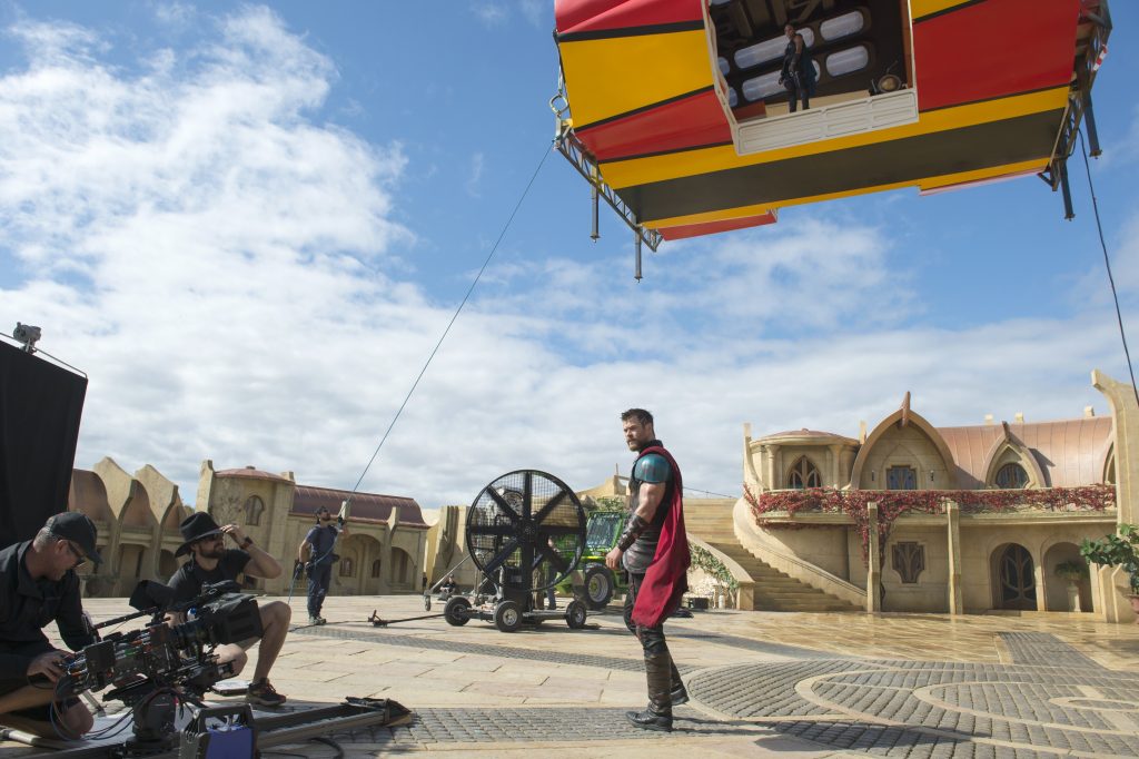 natáčanie, známe filmy, filmy a seriály, behind the scenes, špeciálne efekty, filmové efekty, Thor: Ragnarok