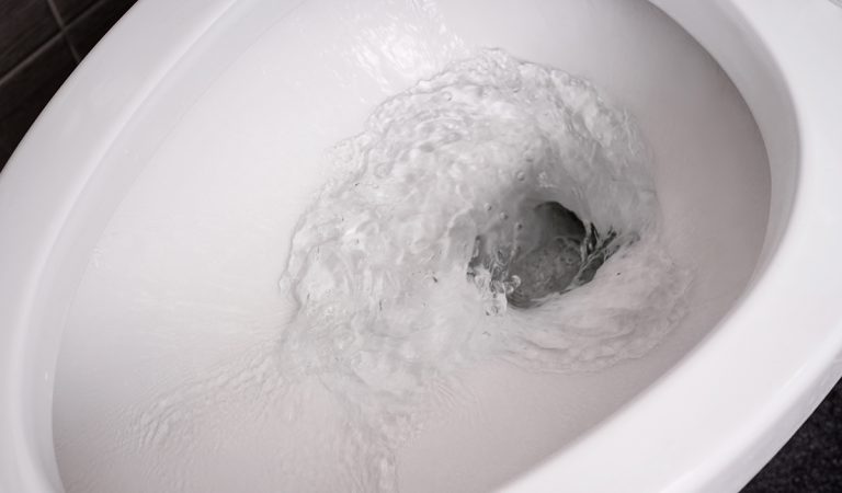 výskum, experiment, záchod, toaleta, WC, baktérie, splachovanie