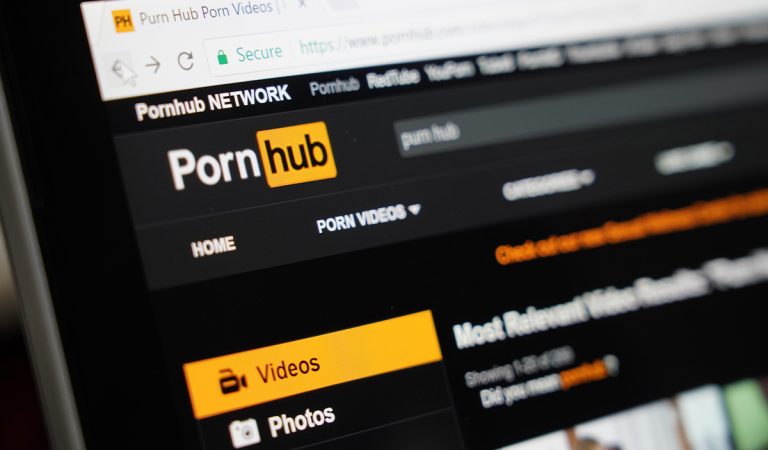 PornHub Insights, stránky s obsahom pred dospelých, štatistiky za rok 2022, čo ľudia vyhľadávali najviac