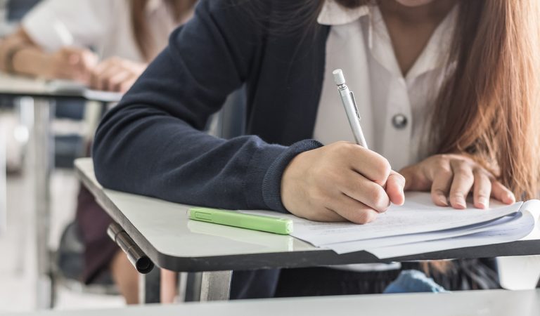 jazyková poradňa. prechyľovanie zahraničných mien v slovenčine, ženské mená v slovenčine, ová