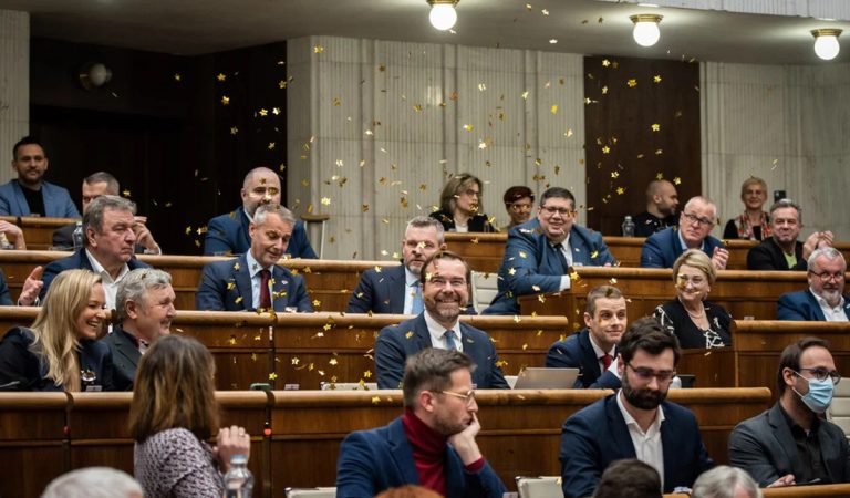Romana Tabak, konfety, parlament, schválenie rozpočtu