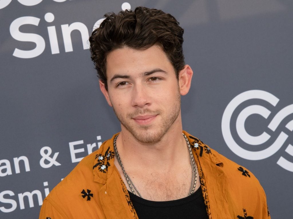 nízki muži šoubiznisu, celebrity, známe osobnosti, Hollywood, celebrity pod 175 centimetrov, Nick Jonas