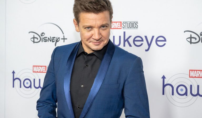 Jeremy Renner, Avenger, lopata, sneh, zranenie, nemocnica