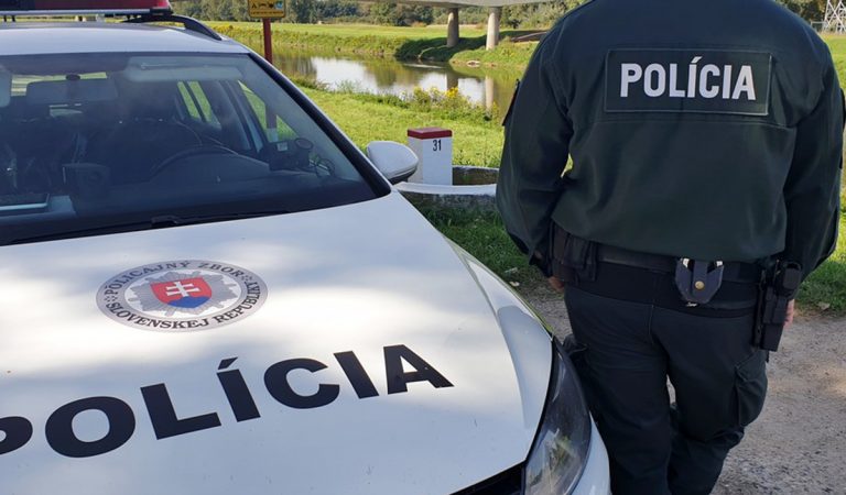 polícia, Orava, zlodej, lopata