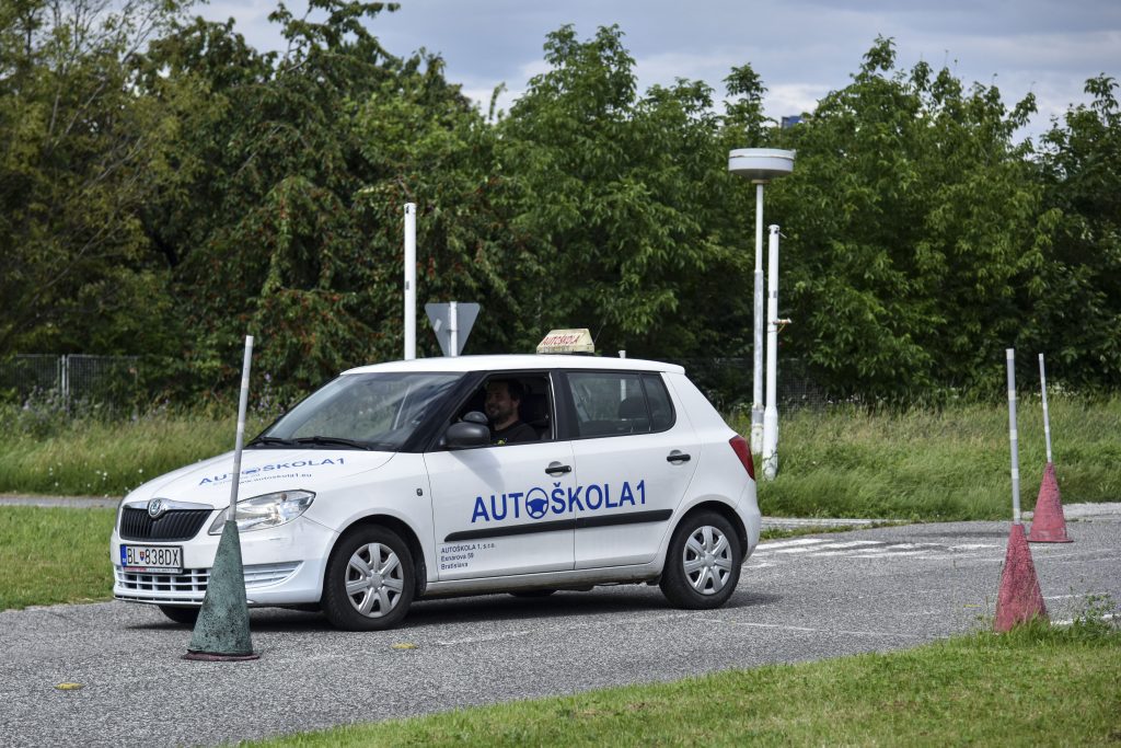 auto, autoškola, Slovensko, vodičský preukaz, šofér