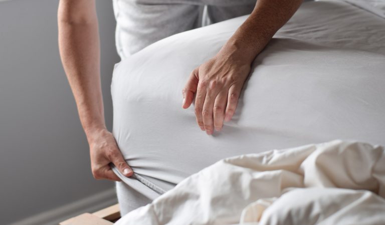 slobodní muži, nezadaní muži, hygienické návyky, výmena posteľnej bielizne