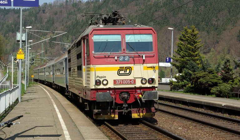 Slovenské železnice kazia Čechom vlaky. Čo od nás žiadajú a ako reagovalo ministerstvo dopravy?
