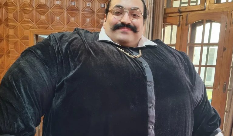 Khan Baba, najsilnejší muž sveta, Pakistan