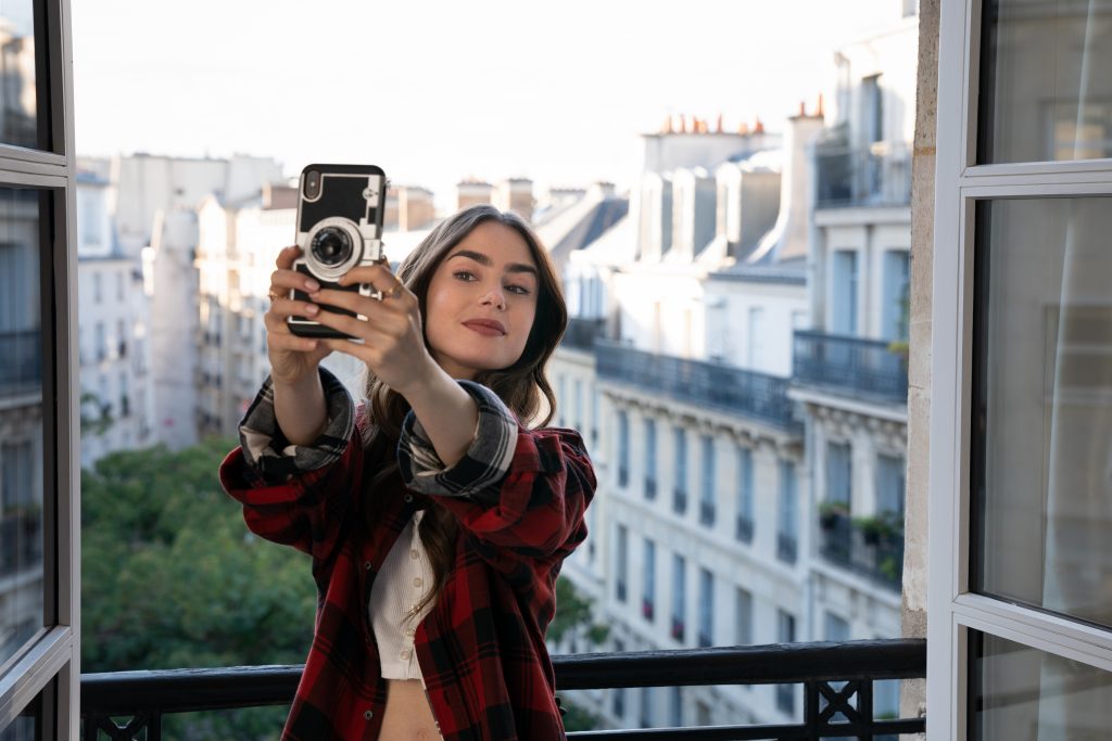 film, seriál, postava, Emily Cooper, Emily in Paris, Lily Collins