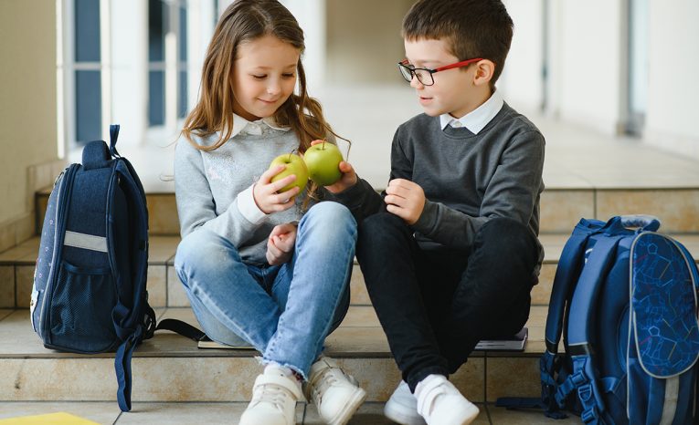 Budú školské bufety úplne bez sladkostí a čipsov? Žiaci si ich kúpia inde, bufetári sú nešťastní, rodičia nespokojní