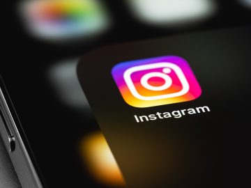 Instagram, hruška, emoji, sociálny experiment, aplikácia, mobil, telefón