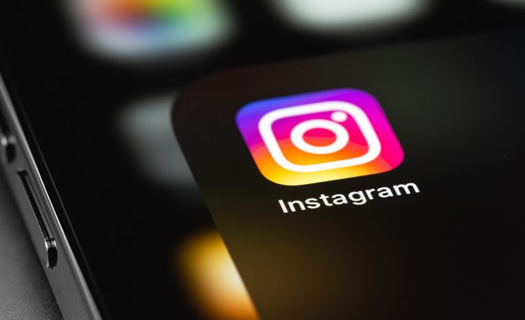 Instagram, hruška, emoji, sociálny experiment, aplikácia, mobil, telefón