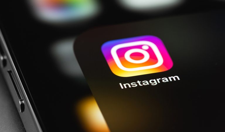 Instagram, hruška, emoji, sociálny experiment, aplikácia, mobil, telefón