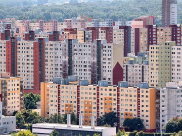 Petržalka, Slovensko, krimi, pád z okna, mŕtve dieťa, rituálna vražda, sekta, polícia