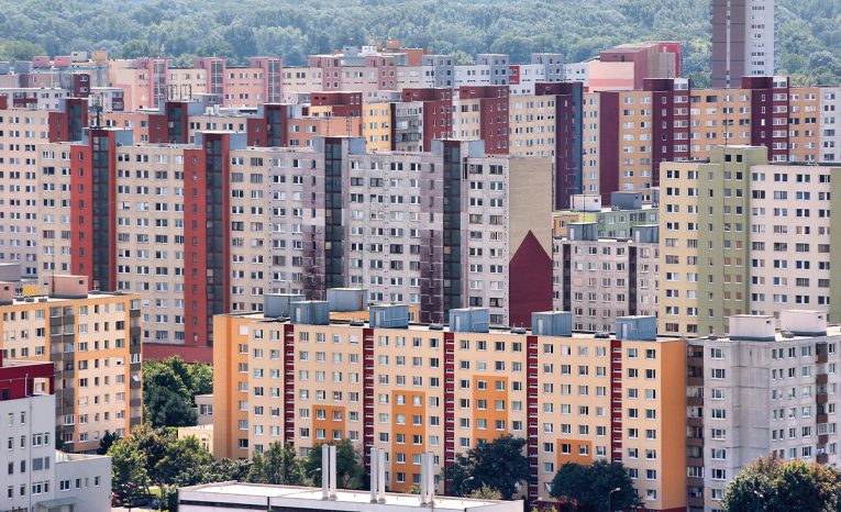 Petržalka, Slovensko, krimi, pád z okna, mŕtve dieťa, rituálna vražda, sekta, polícia