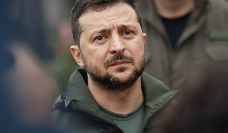 Rusko pokutovalo ženu 440 eurami za to, že Zelenského nazvala fešákom
