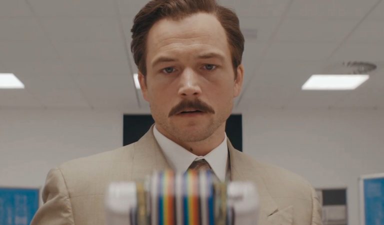 RECENZIA: Filmová novinka Tetris o svetoznámej hre je strhujúcim špionážnym trilerom. Nechýba jej však ani humor