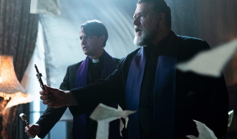 Pápežov exorcista, horor, nový film, Russell Crowe, podľa skutočných udalostí, Gabriele Amorth
