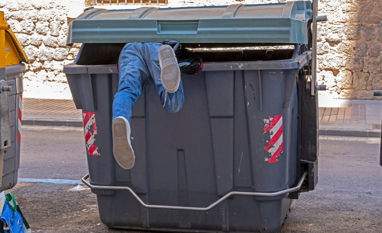 dumpster diving, vyberanie odpadkov, kontajner, Slovensko, legislatíva, zákon