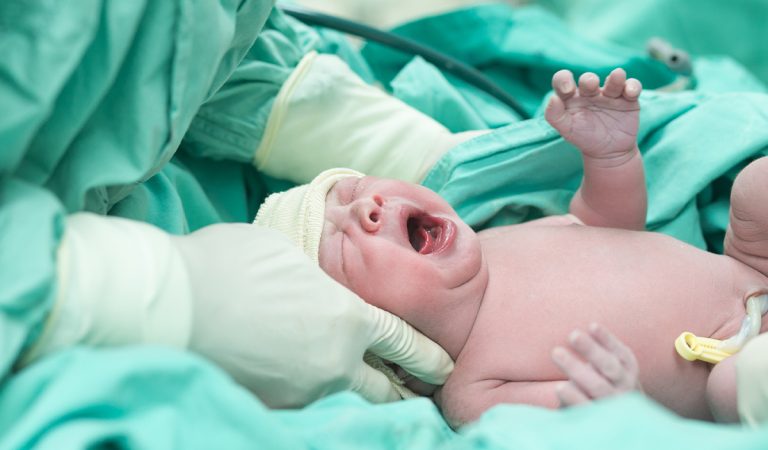 Nočná mora všetkých slovenských mamičiek. Lekári pri pôrode dieťaťu odtrhli hlavičku