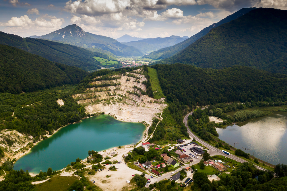 jazero, kúpanie, Slováci, Slovensko, Šutovské jazero, kameňolom, Kraľovany